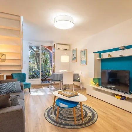 Les Maldives By Interhome 아파트 히에레